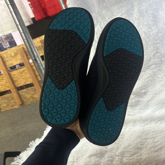 Vessi Black Women's Sneakers - Picture 3 of 3